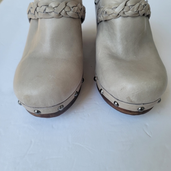 UGG Leather Clogs Size 7 - Picture 3 of 8